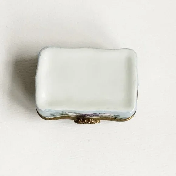 Vintage Porcelain Hand Painted Floral Trinket Needle Box Hinged Lid Cottage Core - Picture 7 of 7